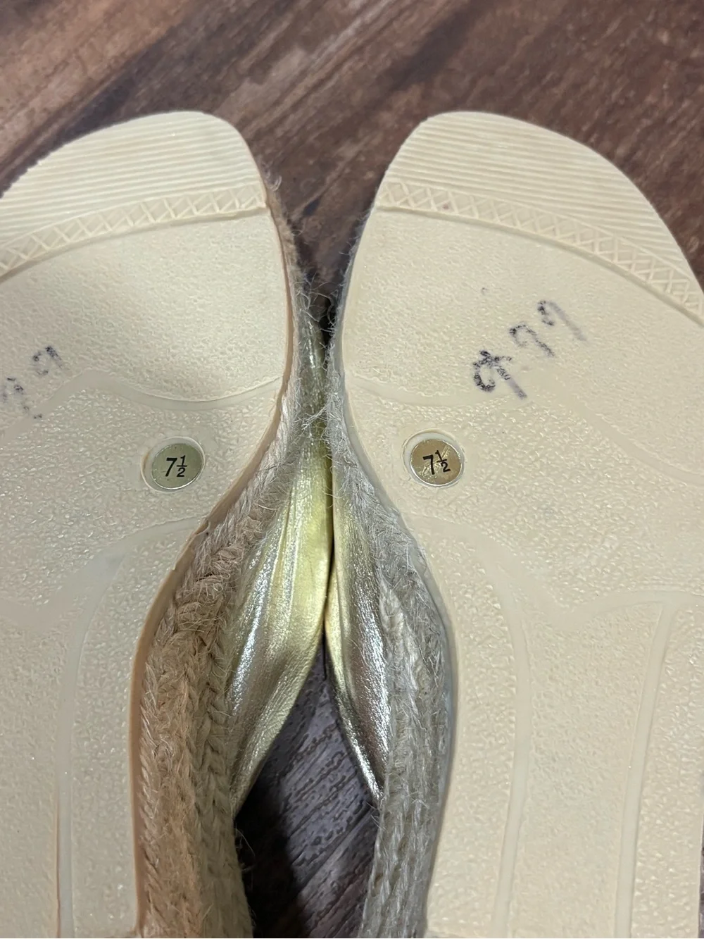 Lilly Pulitzer gold wedge espadrilles featuring a bow detail size 7.5